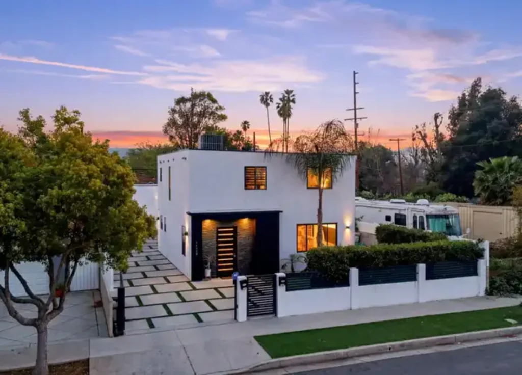 Pareli Los Angeles Realtor